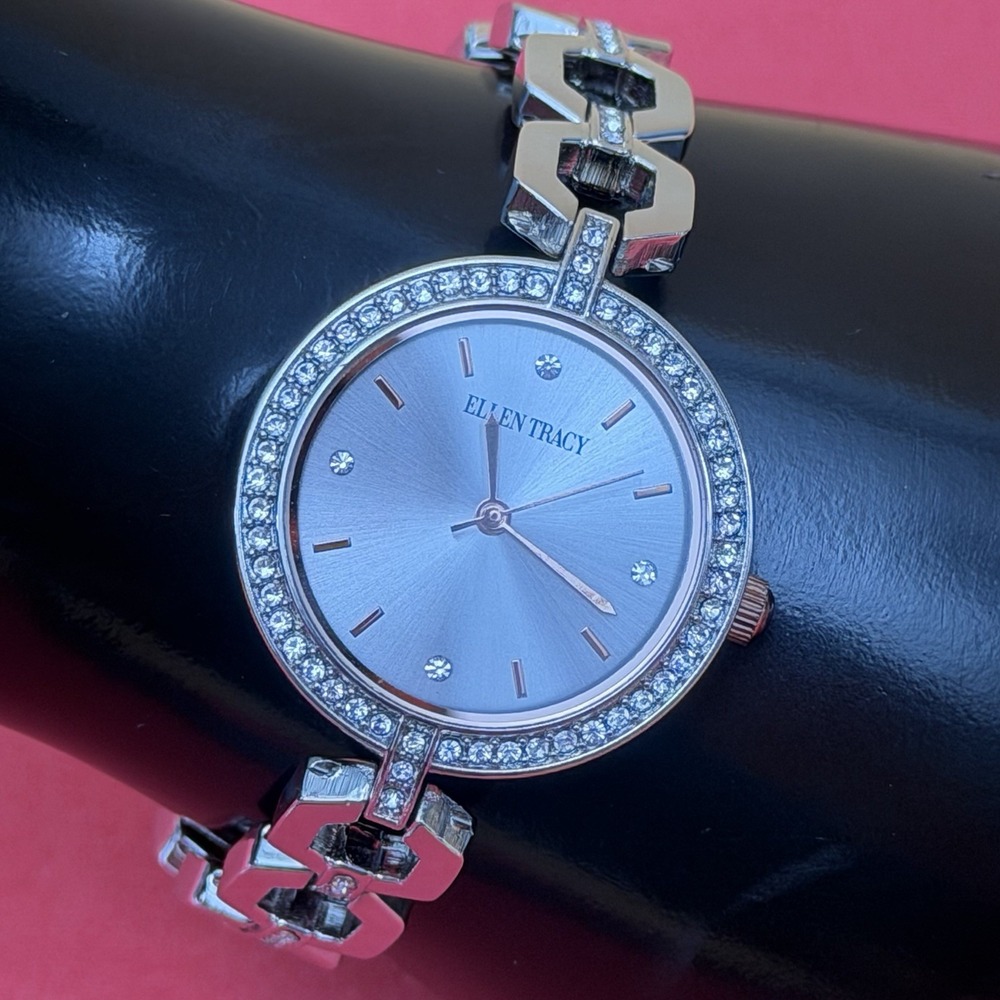 Ellen Tracy Silver Crystal Bezel Quartz Womens Watch New Battery Refurbished